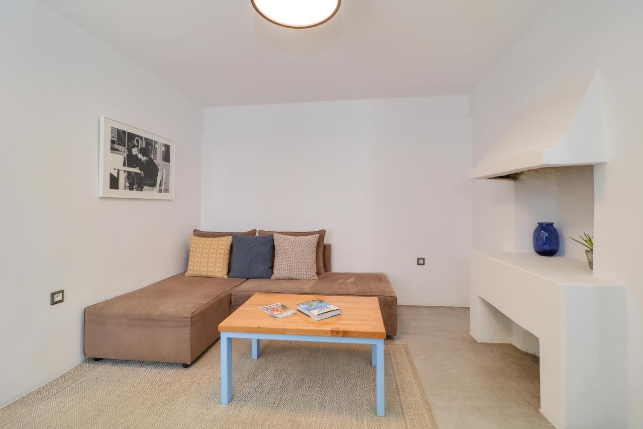 Apartment Courtyard access Semi Basement
